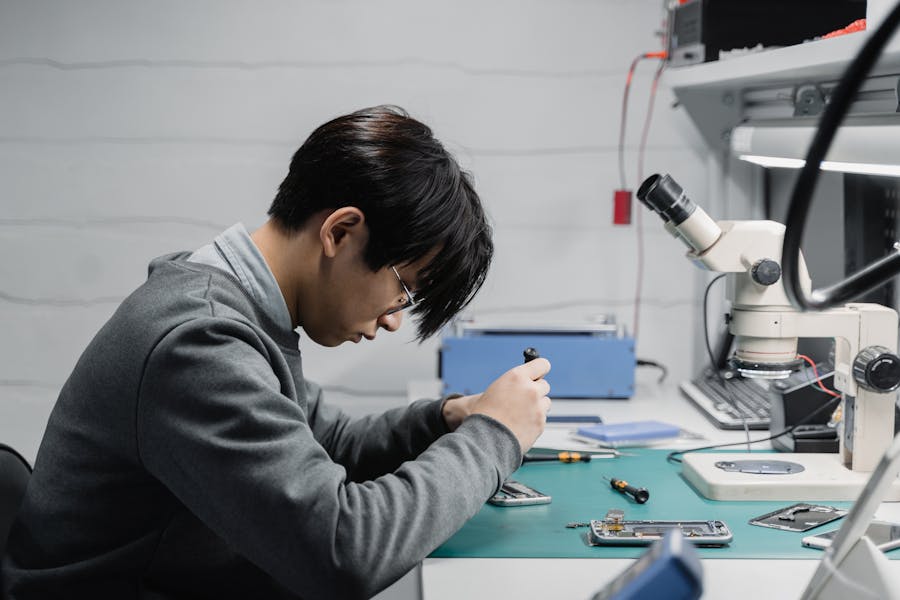 iPhone charging port repair mobile service, Onslow County NC
